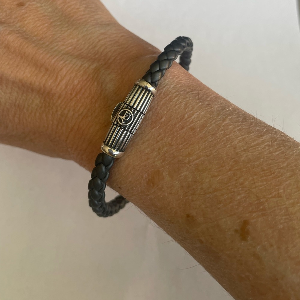 David Yurman men’s black braided rubber bracelet with sterling silver clasp - Picture 5 of 6